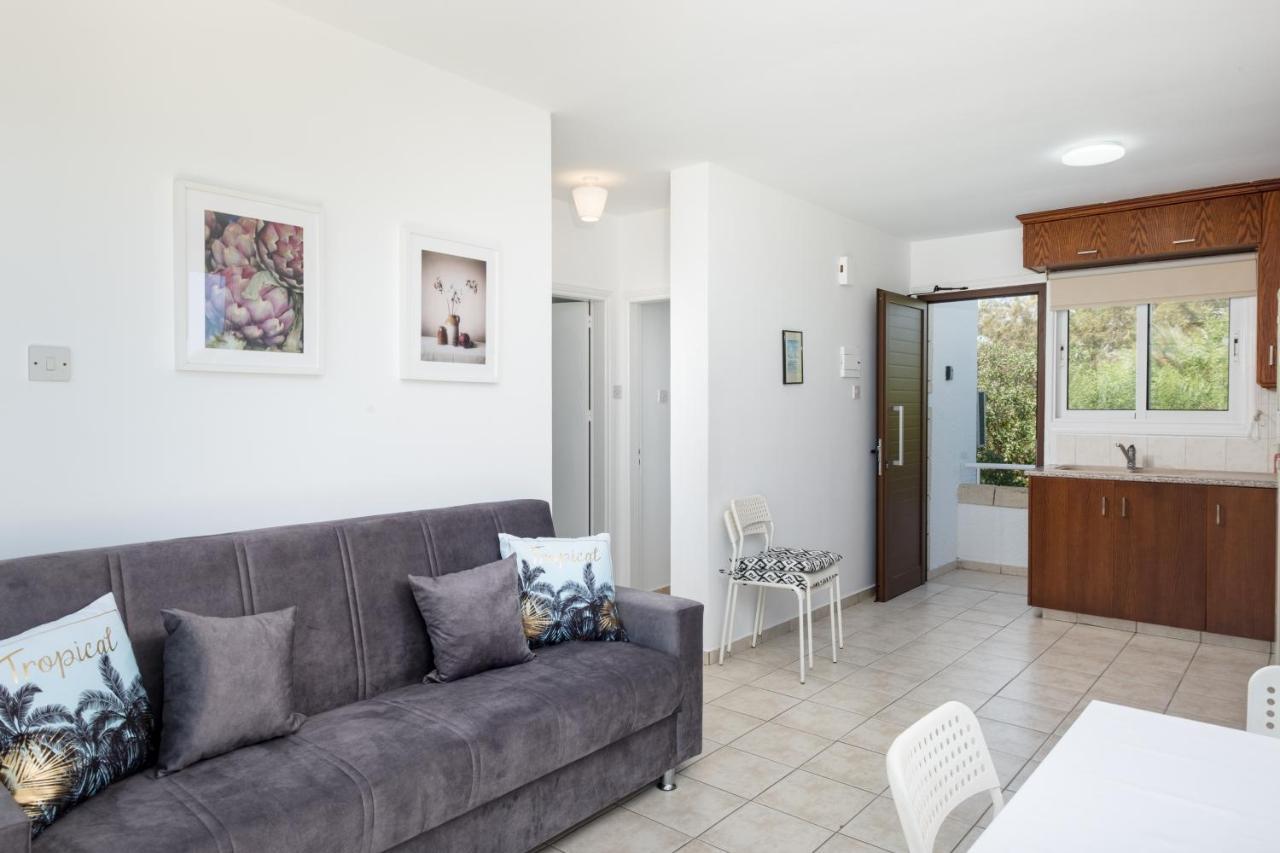 Oceanview Apartment Larnaca Dış mekan fotoğraf